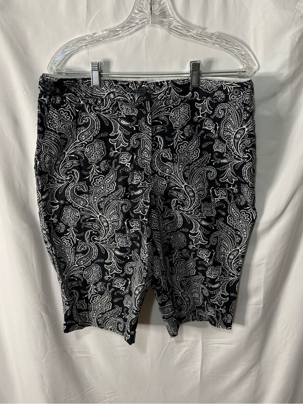 Lands' End Women’s Black and White Paisley Flat Front Shorts